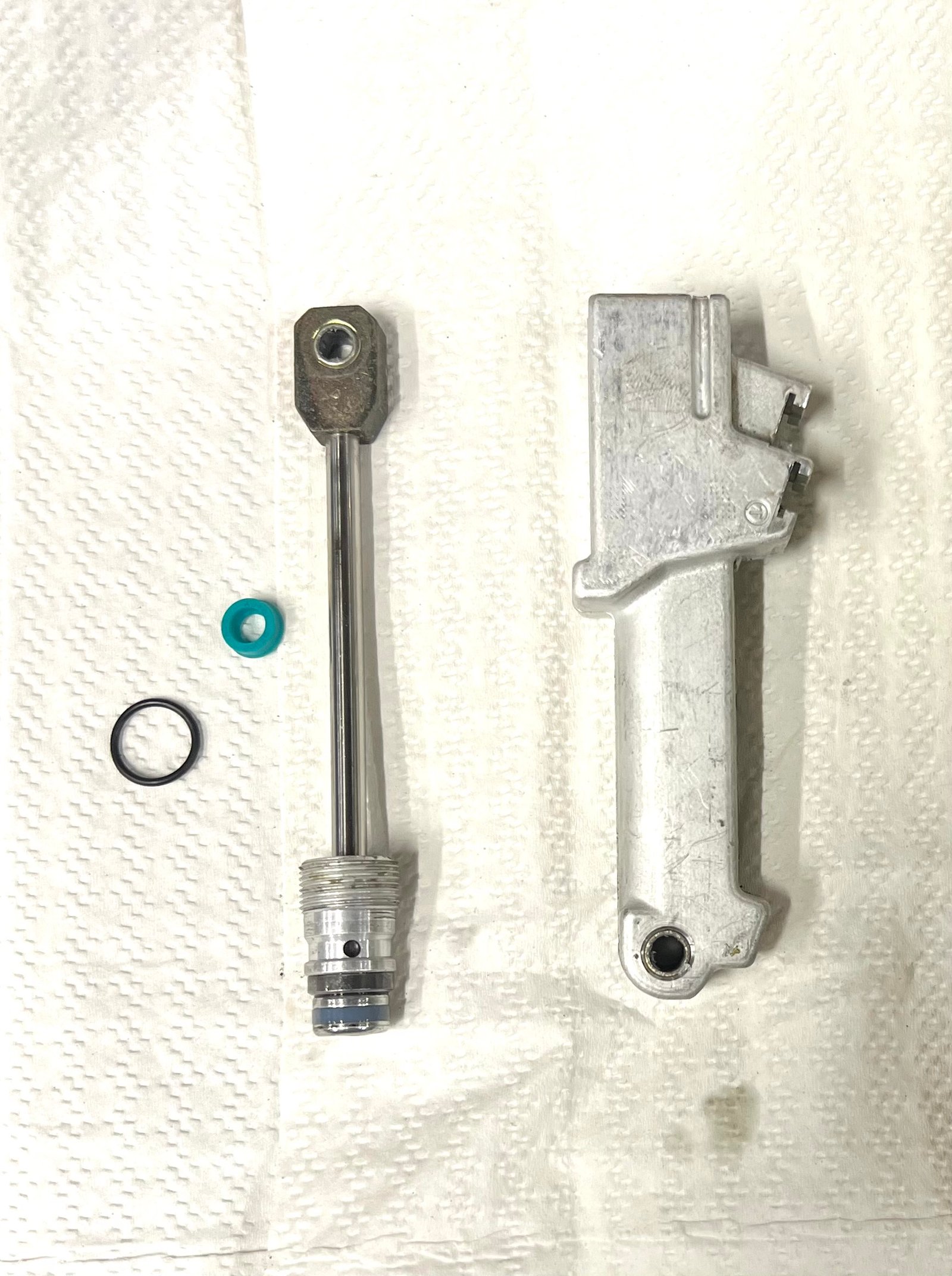 Rebuild Service for R129/W124 RIGHT OR LEFT BOW EXTENSION PISTON 1248000272